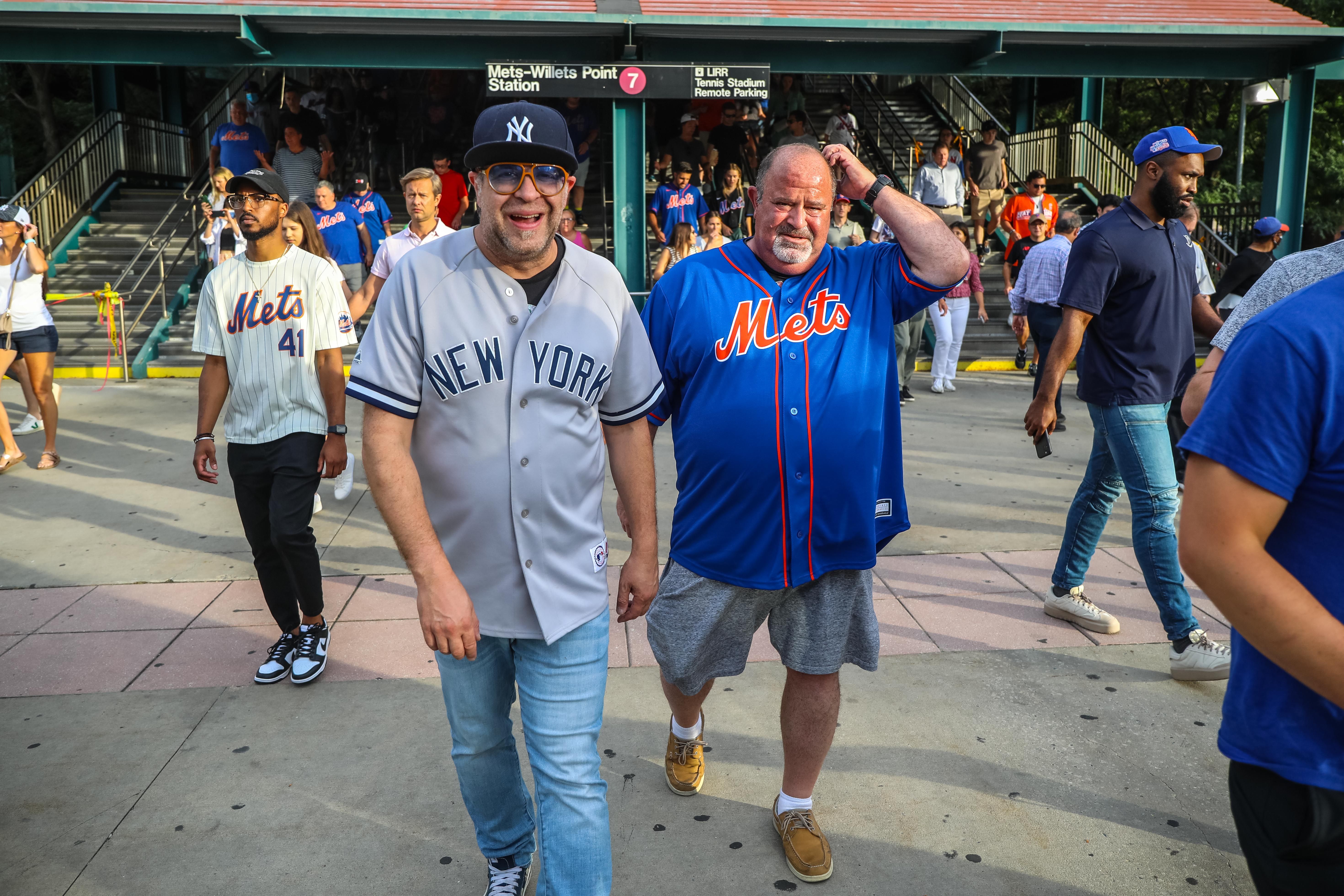 Subway Series Quiz: Is This a Yankees Fan or a Mets Fan? - Hell Gate