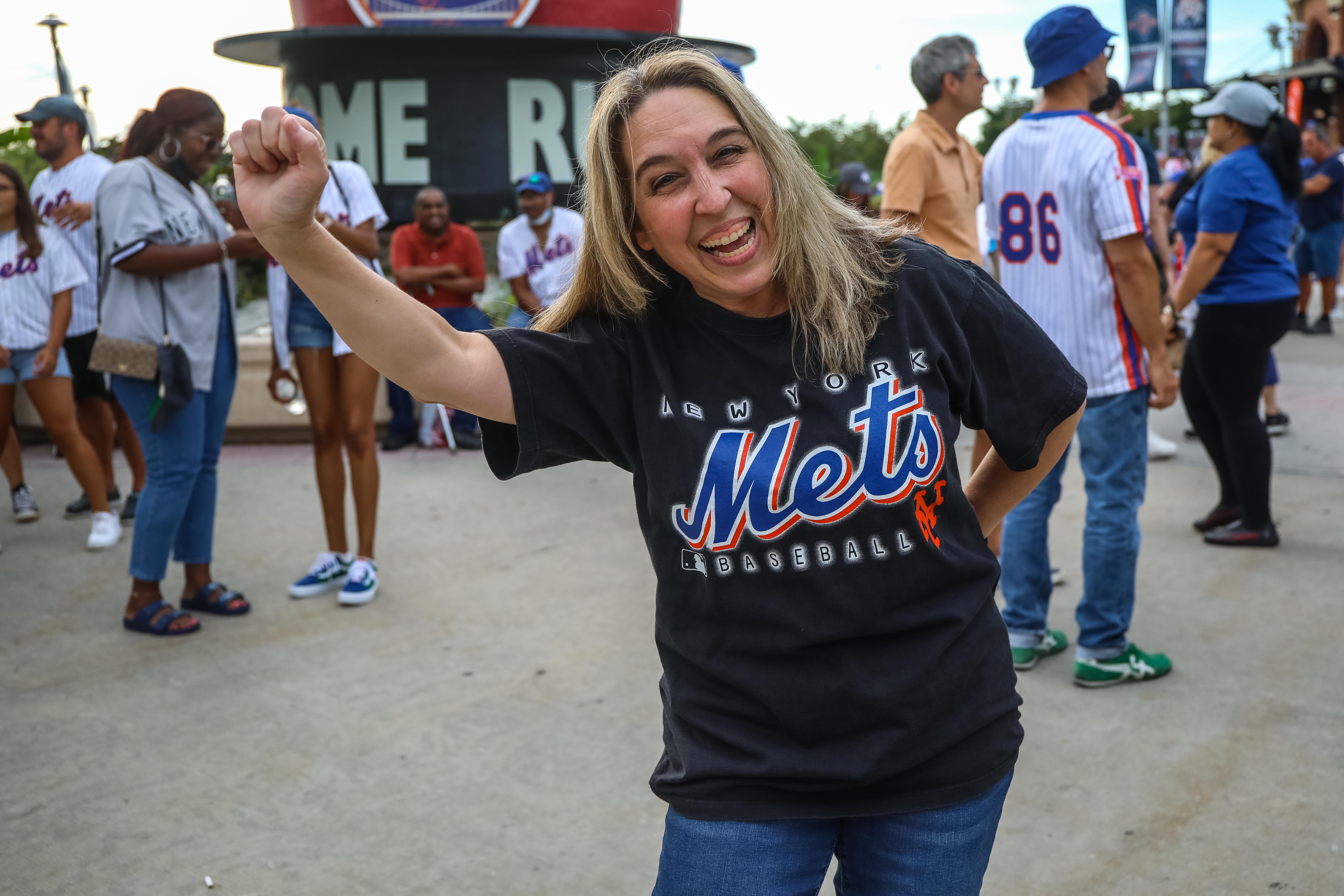 Subway Series Quiz: Is This a Yankees Fan or a Mets Fan? - Hell Gate