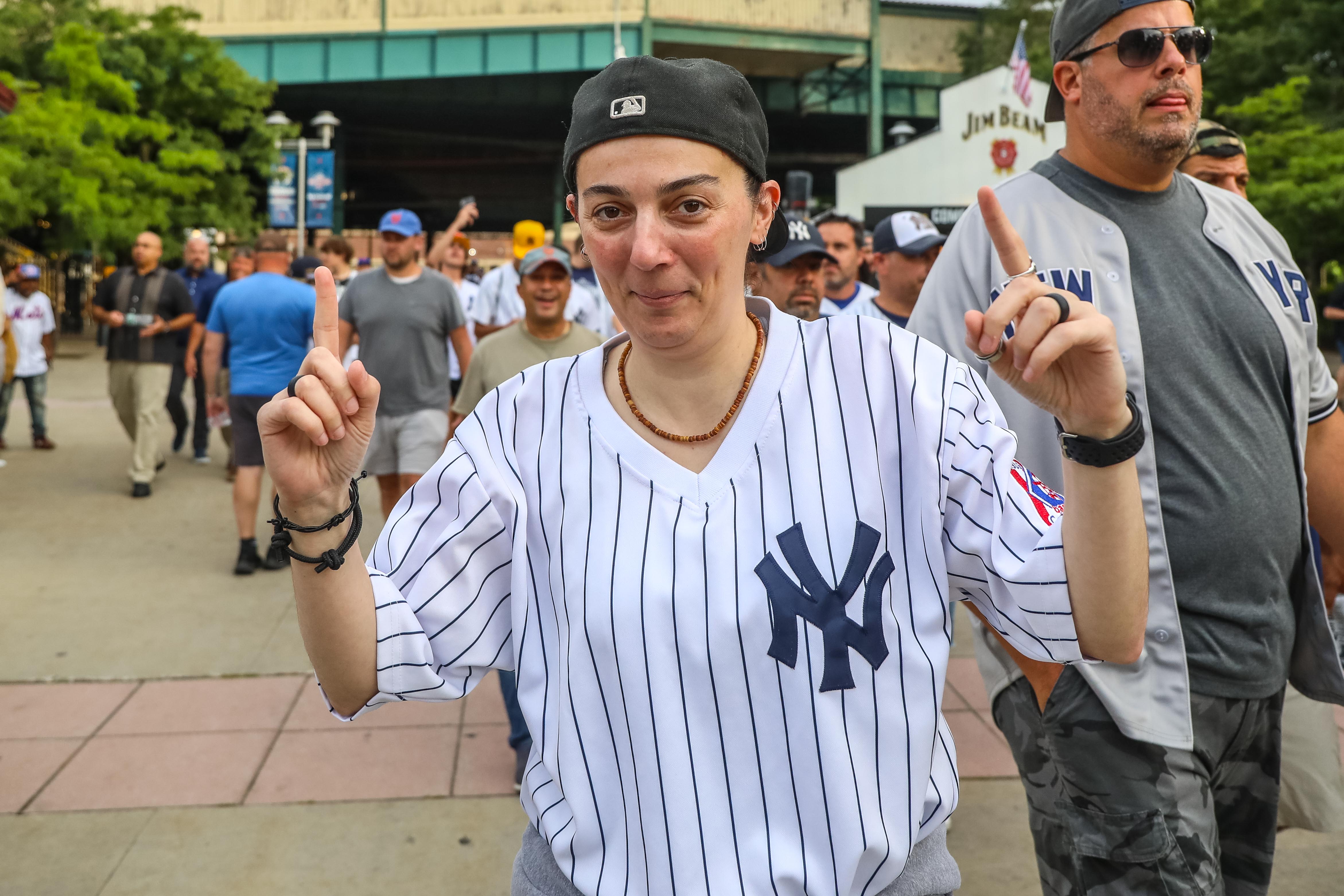 Subway Series Quiz: Is This a Yankees Fan or a Mets Fan? - Hell Gate