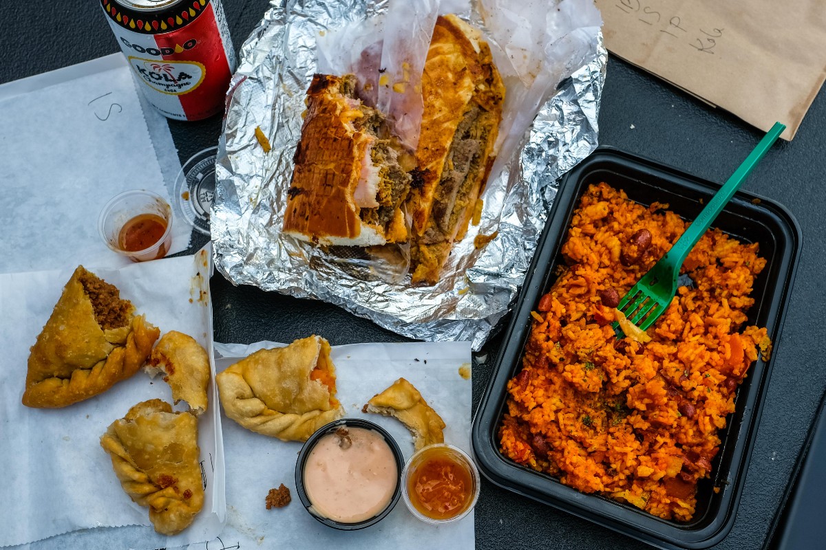 A full spread of food from Kiosko 787 in Brooklyn.